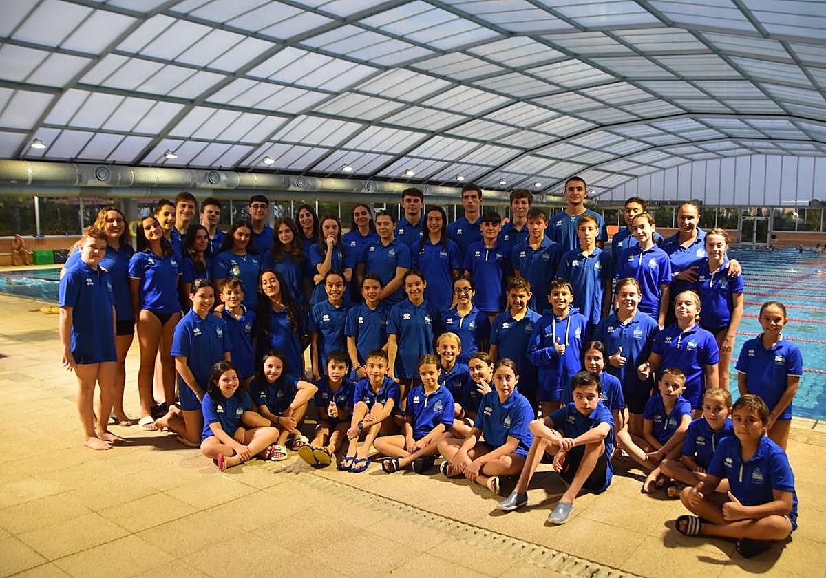 Integrantes del Club Acuático Salamanca en el inicio de la nueva temporada.