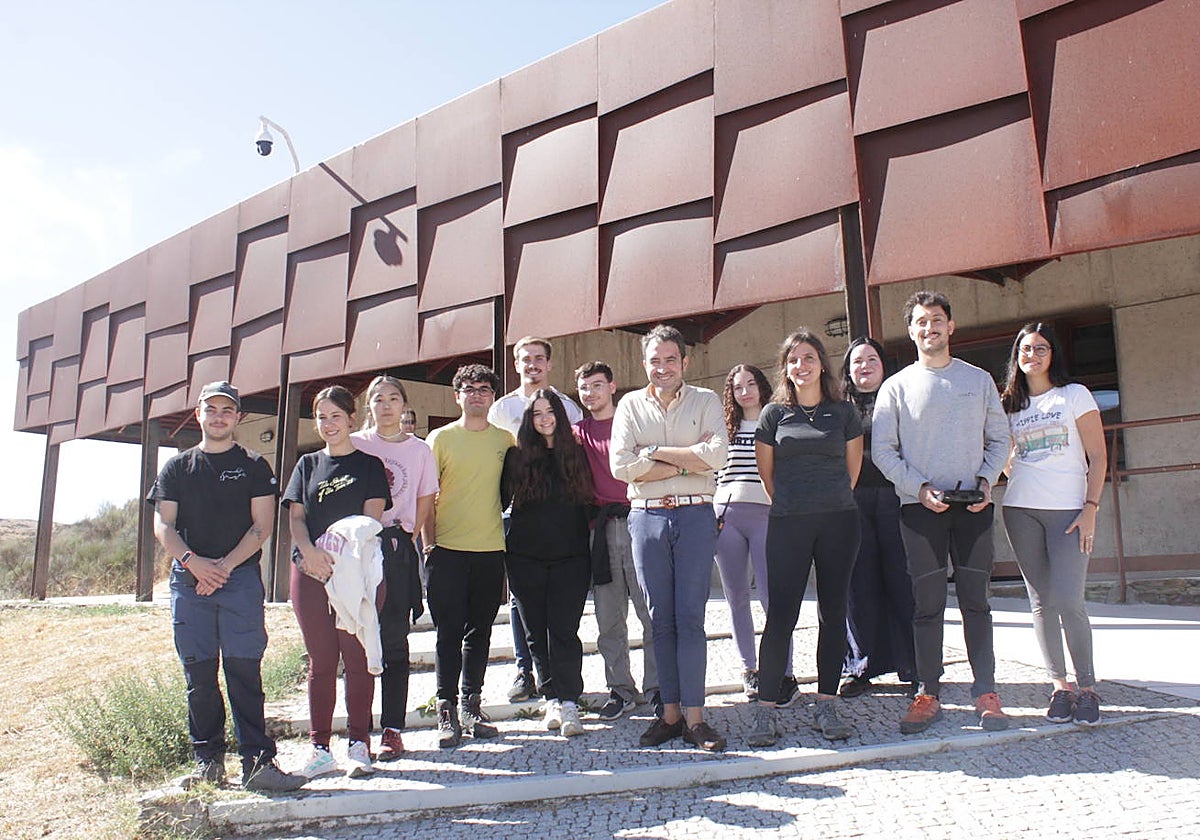 Visita de alumnos de Máster y Grado al yacimiento para desarrollar trabajos.