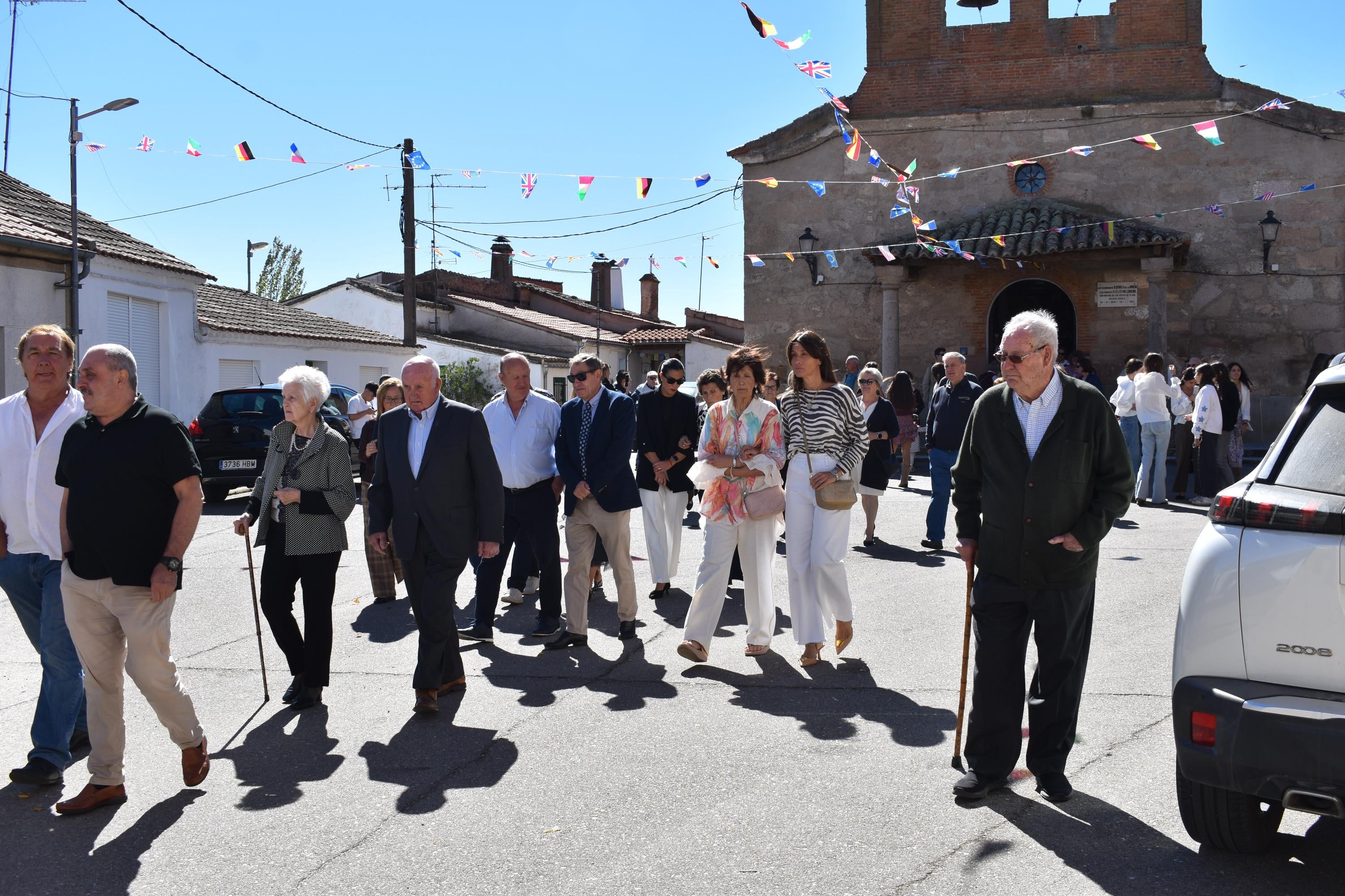 Día grande en Aldehuela de la Bóveda con procesión, bueyada infantil y autos locos