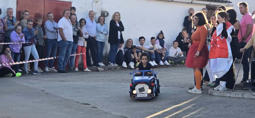 Día grande en Aldehuela de la Bóveda con procesión, bueyada infantil y autos locos