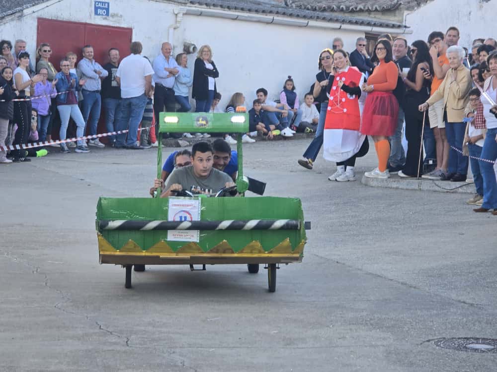 Día grande en Aldehuela de la Bóveda con procesión, bueyada infantil y autos locos