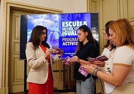 La concejala de Familia, Miryam Rodríguez, durante la presentación del programa.