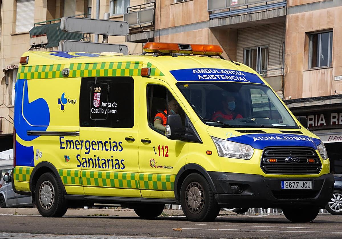 Imagen de una ambulancia por Salamanca.