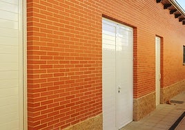 Exterior de uno de los vestuarios en el Reina Sofía.