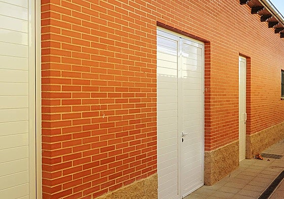 Exterior de uno de los vestuarios en el Reina Sofía.