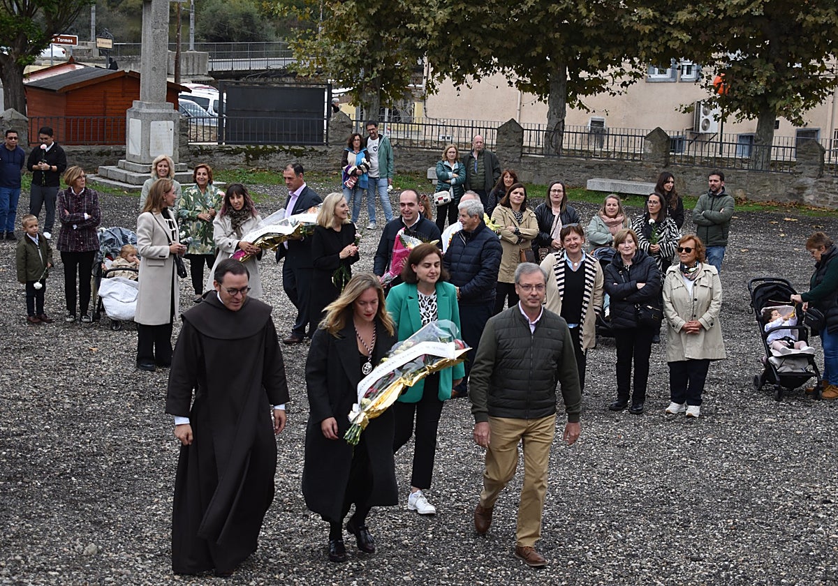 La ofrenda floral, en las fiestas del pasado año.