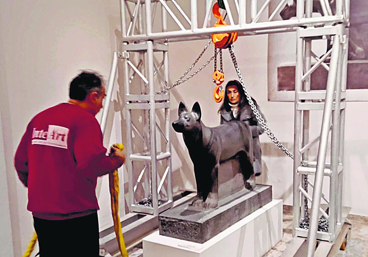 Las esculturas del museo Mateo Hernández han sido guardadas para protegerlas durante las obras.