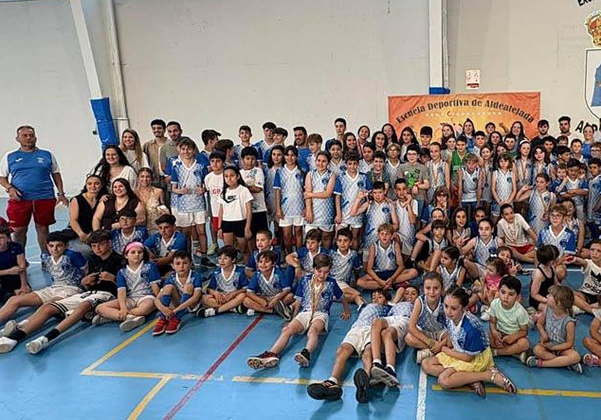 Varios participantes infantiles de distintas disciplinas de la Escuela Deportiva de Aldeatejada.