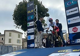 Ivanova, del equipo HyD Ciudad de Salamanca, antes de comenzar la contrarreloj en el Europeo Júnior.