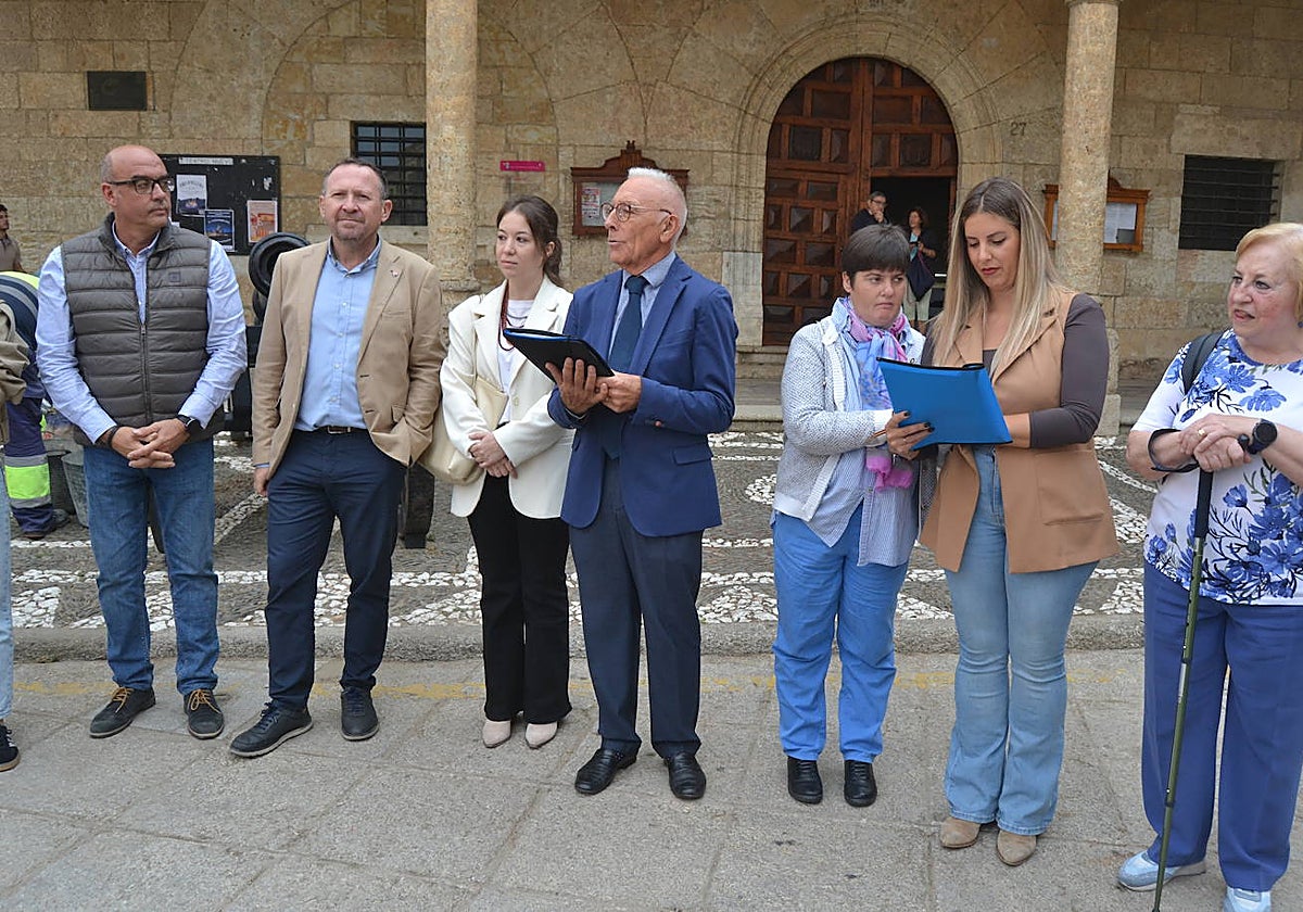 Ramón Sastre y Joana Veloso, durante la intervención en la Plaza Mayor.