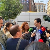 Elvira Sánchez y José Luis Mateos, este miércoles en la plaza del Mercado.