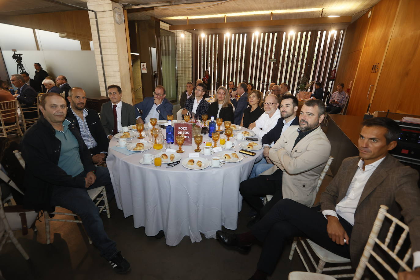 Avelino Álvarez (Colegio de Arquitectos), David Blanco (Grupo Blanco), Roberto García (MaHoci), Miguel Ángel Sánchez-Ferrero (Mirat 4), Pablo Redero y Sonia Díez (Estudio Redero-Díez), Ana García (LA GACETA), Adalberto Rebollini (Piva Group), Álvaro Herrero y Álvaro Rey (Inmobiliaria Future) y José Luis Mateos (Darconsa).