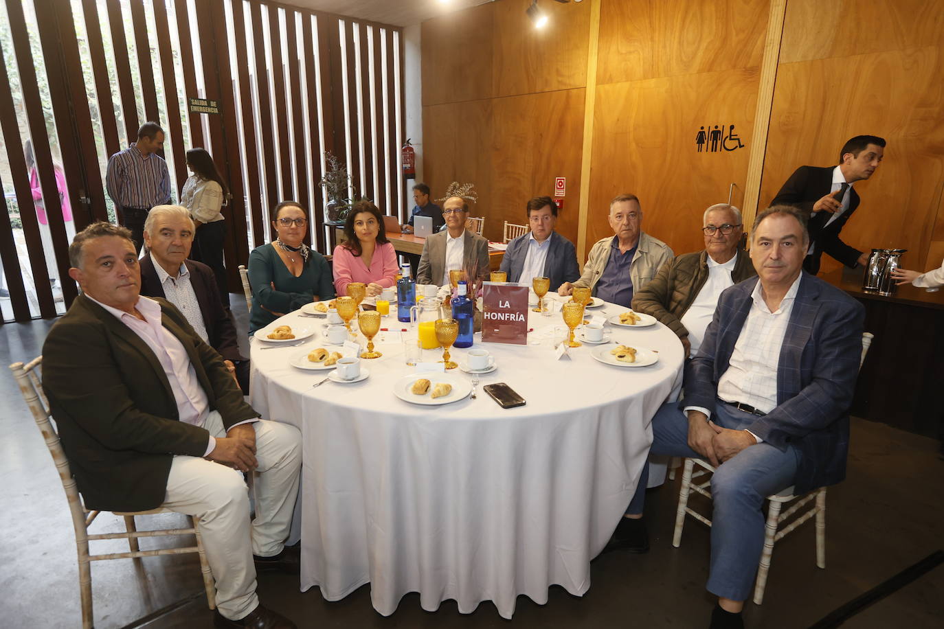 Jesús de Castro (De Castro Gil Inmobiliaria), Alberto Rodríguez (Residencia Beleña), Pilar Cortes (Gerson Impex), Laura Charro e Ignacio Charro (Ediesa), Miguel Cordero (MercaSalamanca), Pedro Nieto (Nueva Salamanca), Manuel García (Garmar S.L.) y Esteban Merchán (Grupo Merchán).