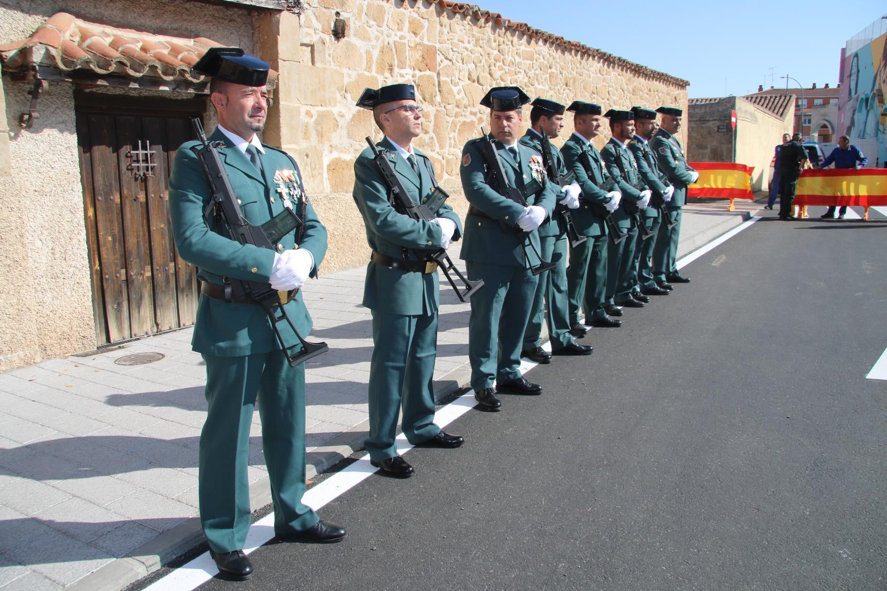 Villares homenajea a la Benemérita