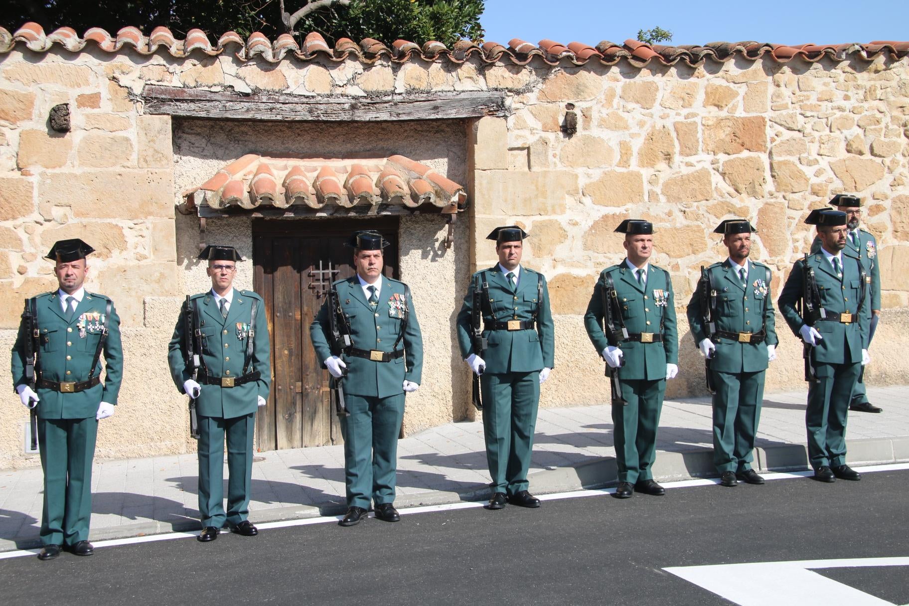 Villares homenajea a la Benemérita