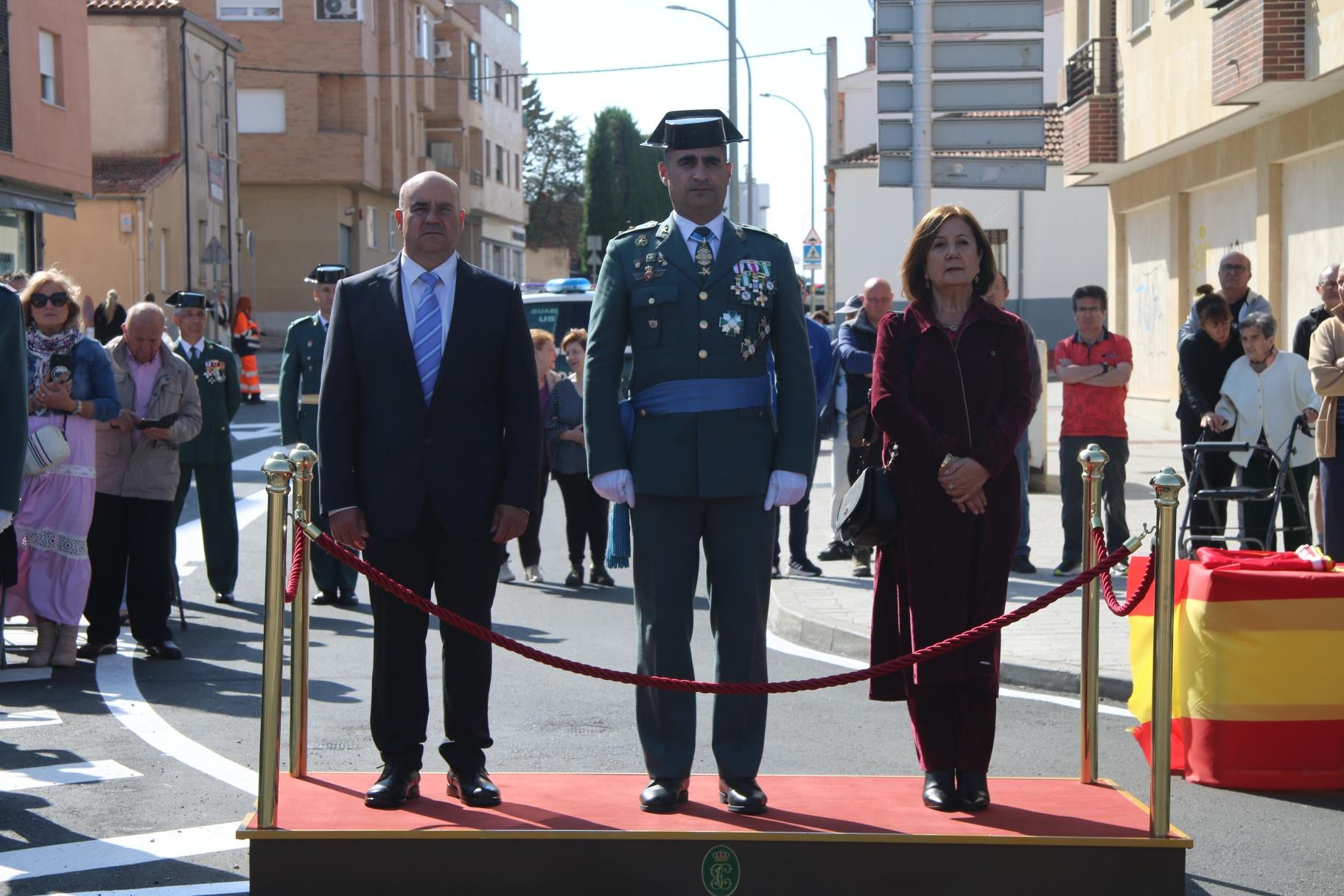 Villares homenajea a la Benemérita
