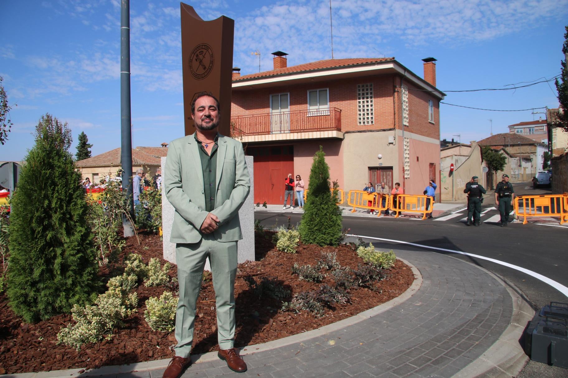 Villares homenajea a la Benemérita