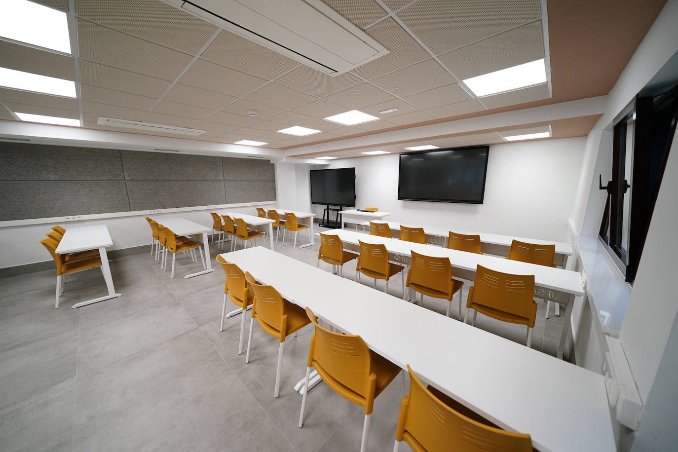 Así es el nuevo edificio de la Universidad Pontificia en la calle Peña Primera