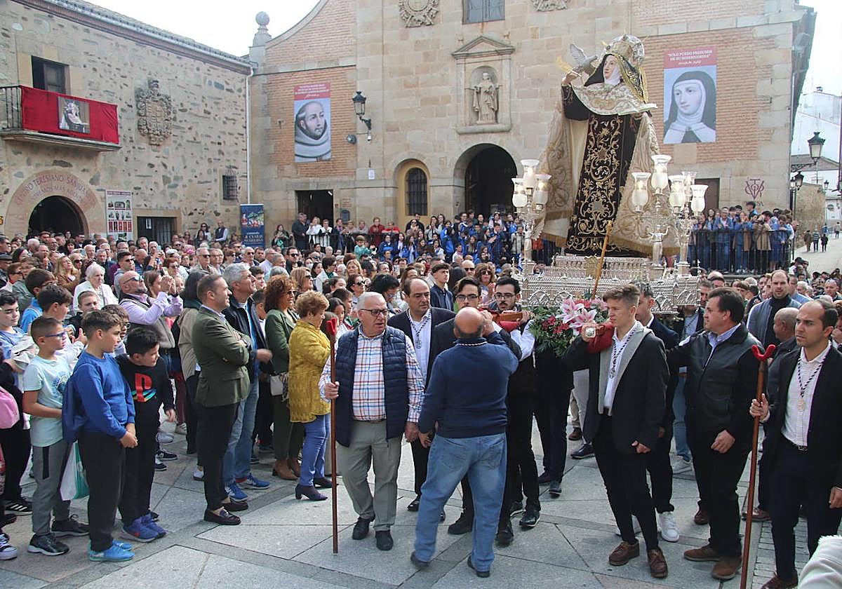 La salida de clausura con la imagen de Santa Teresa será el día 14.
