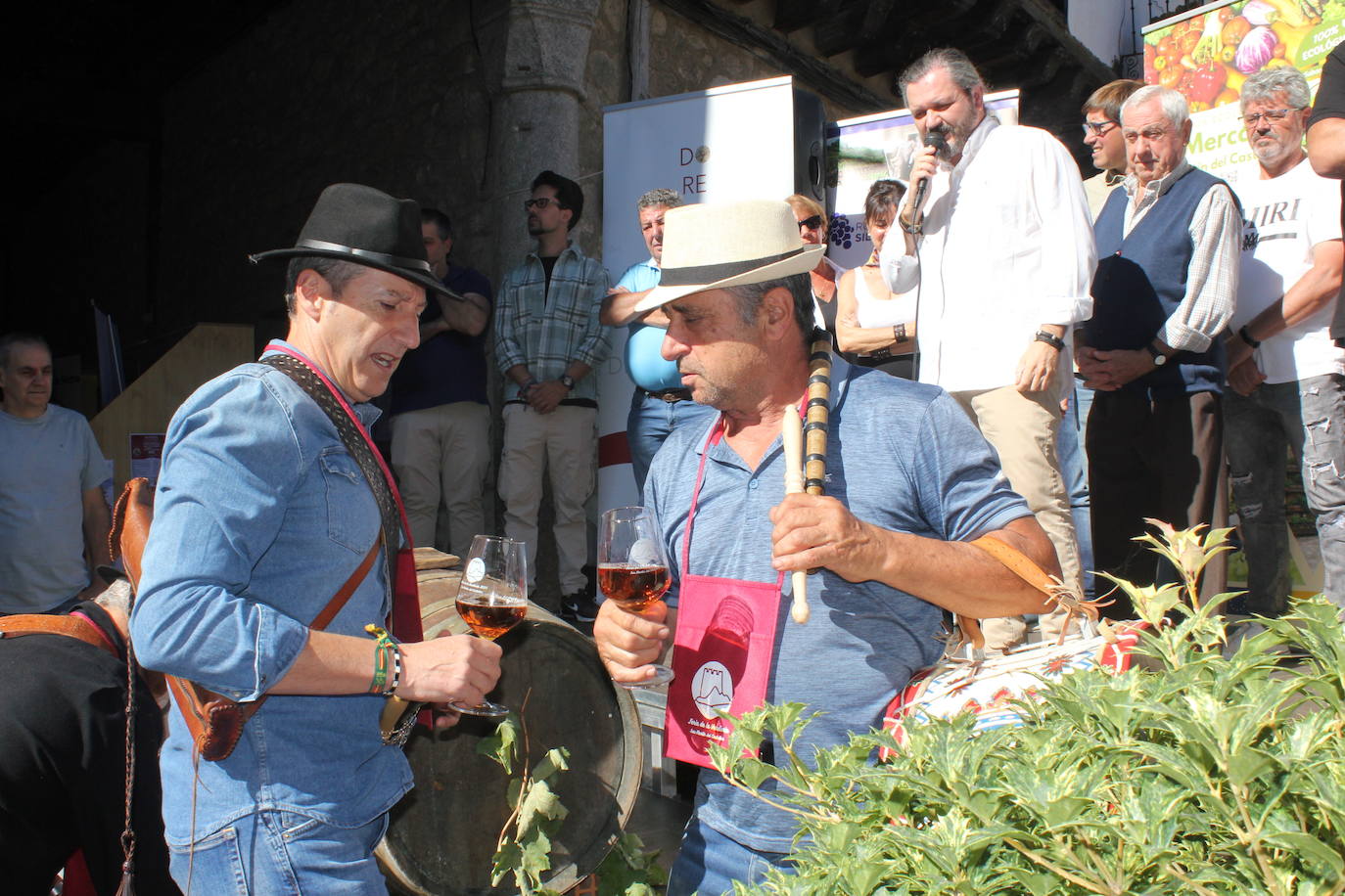 San Martín del Castañar brinda por el vino de la provincia en la XII Fiesta de la Vendimia