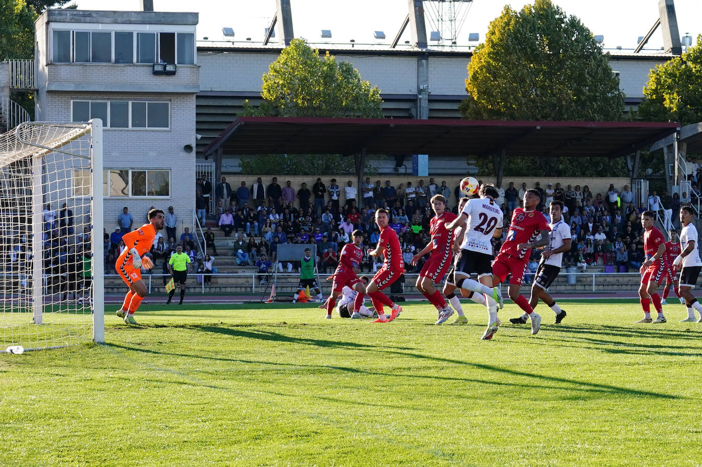 El triunfo del Salamanca UDS en Las Pistas ante la Sarriana en imágenes