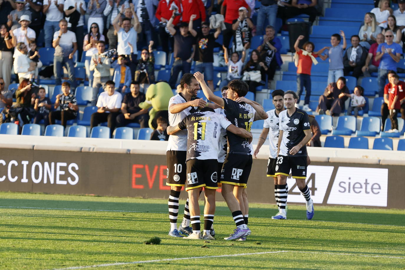 Las mejores imágenes del triunfo de Unionistas ante la AD Mérida
