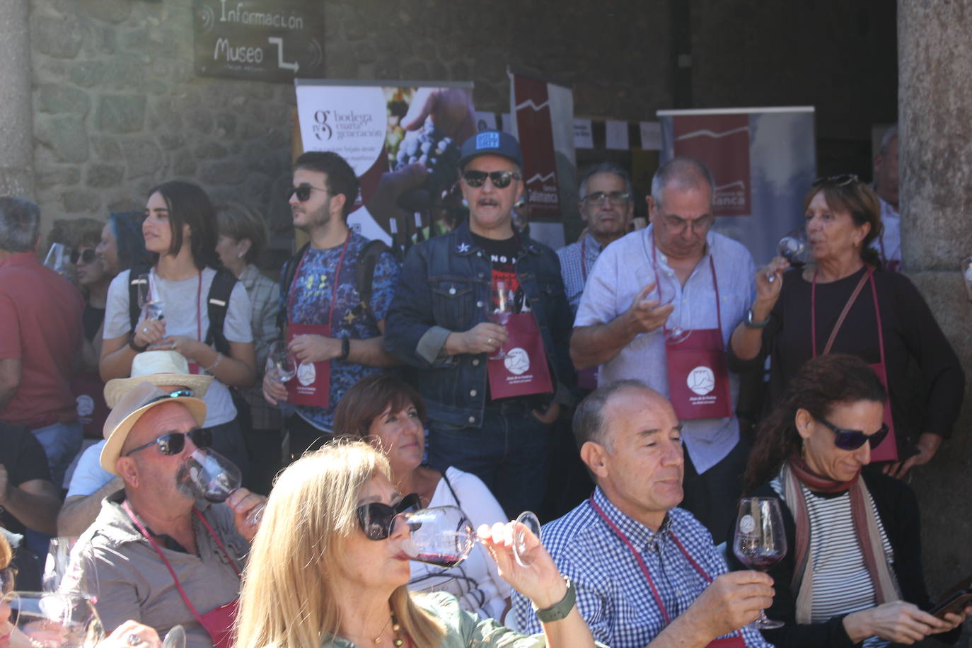San Martín del Castañar brinda por el vino de la provincia en la XII Fiesta de la Vendimia