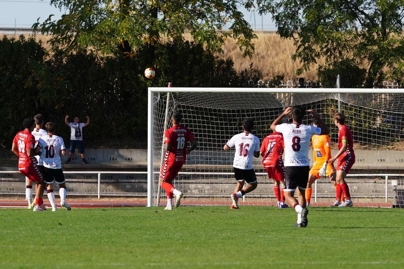 El triunfo del Salamanca UDS en Las Pistas ante la Sarriana en imágenes