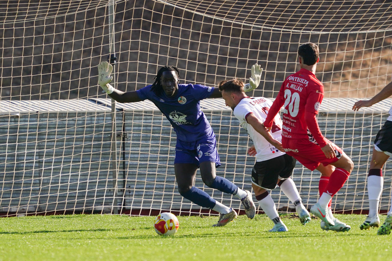 El triunfo del Salamanca UDS en Las Pistas ante la Sarriana en imágenes