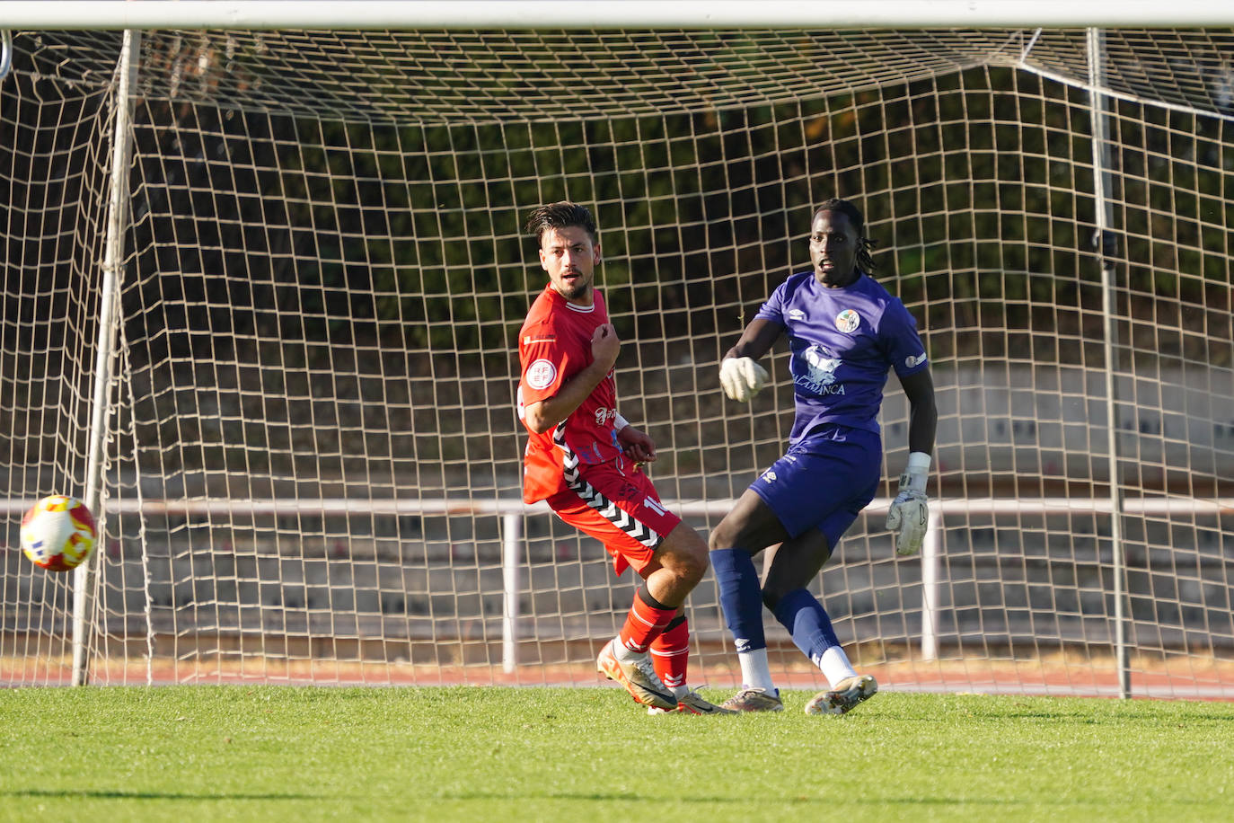 El triunfo del Salamanca UDS en Las Pistas ante la Sarriana en imágenes