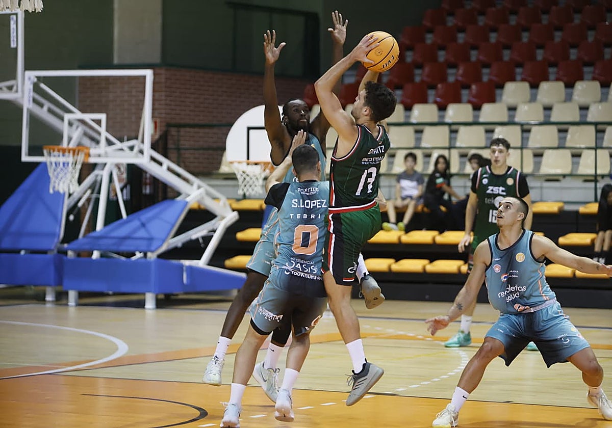 El Zornotza no da opción al Atlético Carbajosa (60-89)