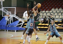 El Zornotza no da opción al Atlético Carbajosa (60-89)