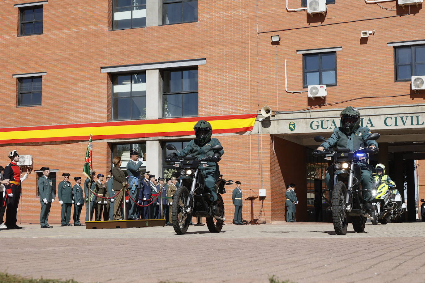 La celebración de la Guardia Civil por el Día del Pilar, en imágenes