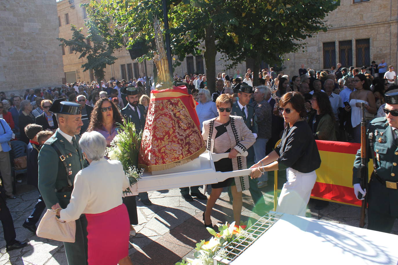 Solemnidad y fidelidad a la bandera, en los actos de la Guardia Civil de Ciudad Rodrigo