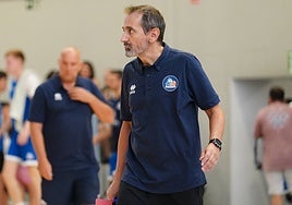 Jesús Gutiérrez, entrenador del Perfumerías Avenida Xoborg.