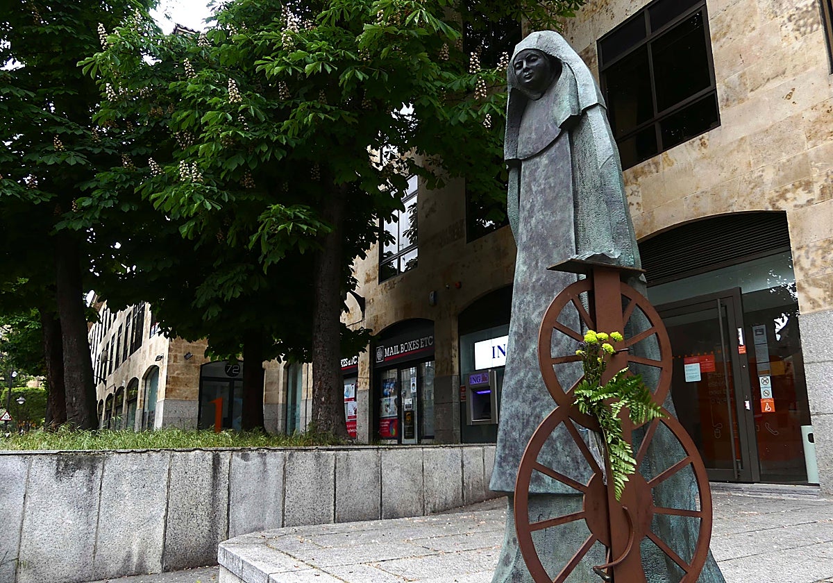 Monumento a Santa Bonifacia en la Gran Vía.