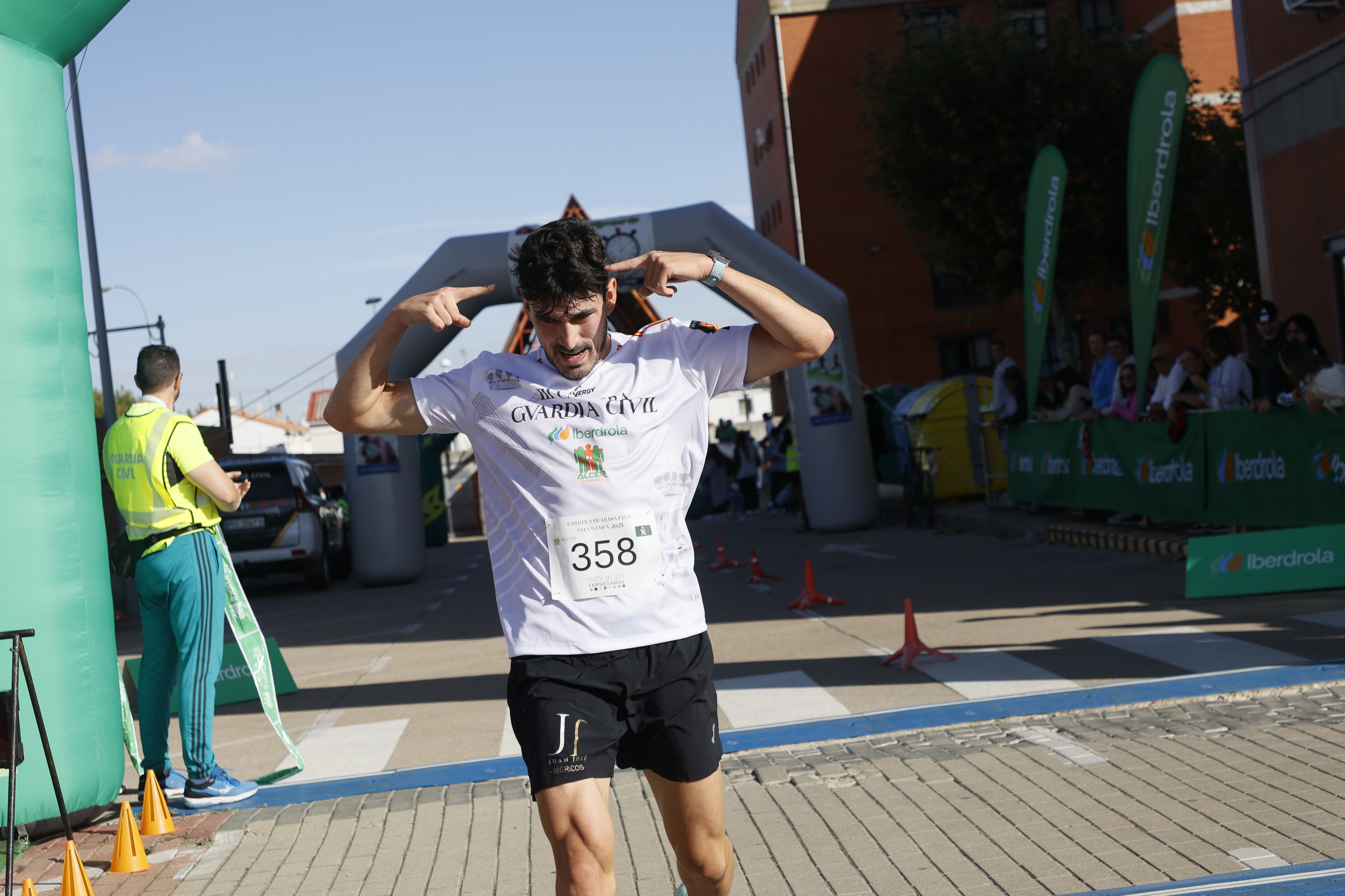 La Guardia Civil impulsa una marea solidaria