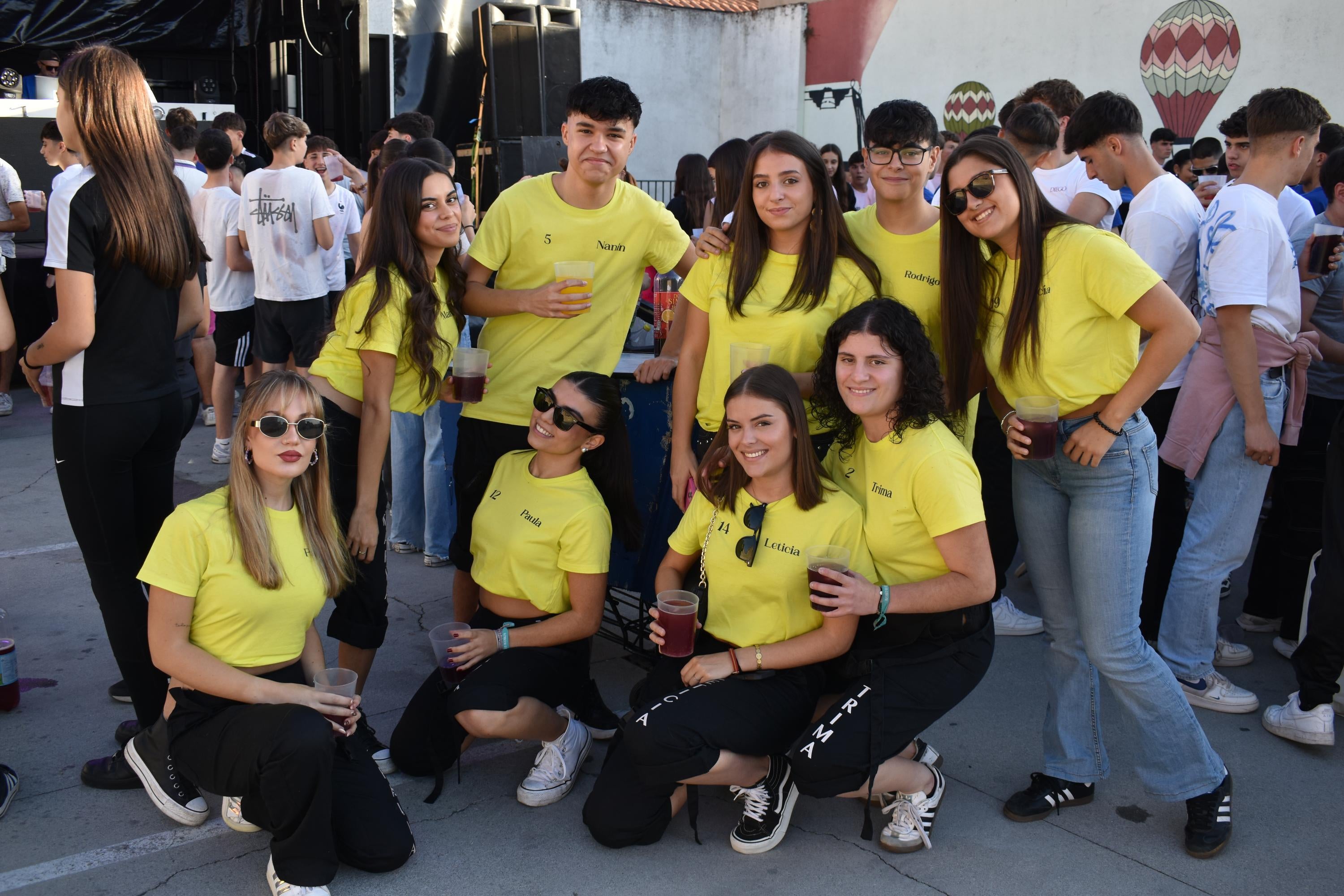 La ofrenda floral y el chupinazo dan color al arranque festivo en Alba de Tormes