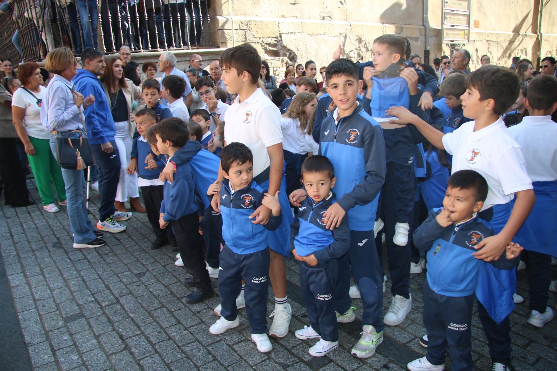 Alba estalla en fiestas en honor a la Santa Andariega