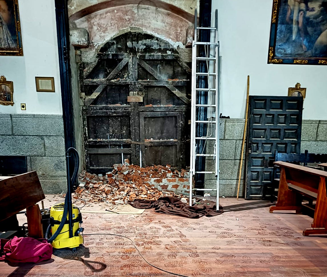 Reabre la puerta trasera de la iglesia de San Juan tras 60 años sin uso
