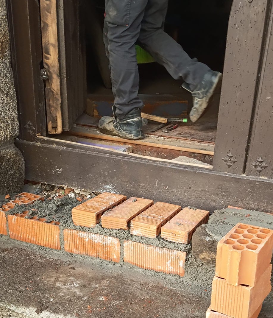 Reabre la puerta trasera de la iglesia de San Juan tras 60 años sin uso