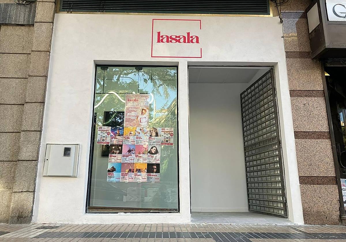 Exterior de la acedemia Lasala, situada en el paseo de la Estación.