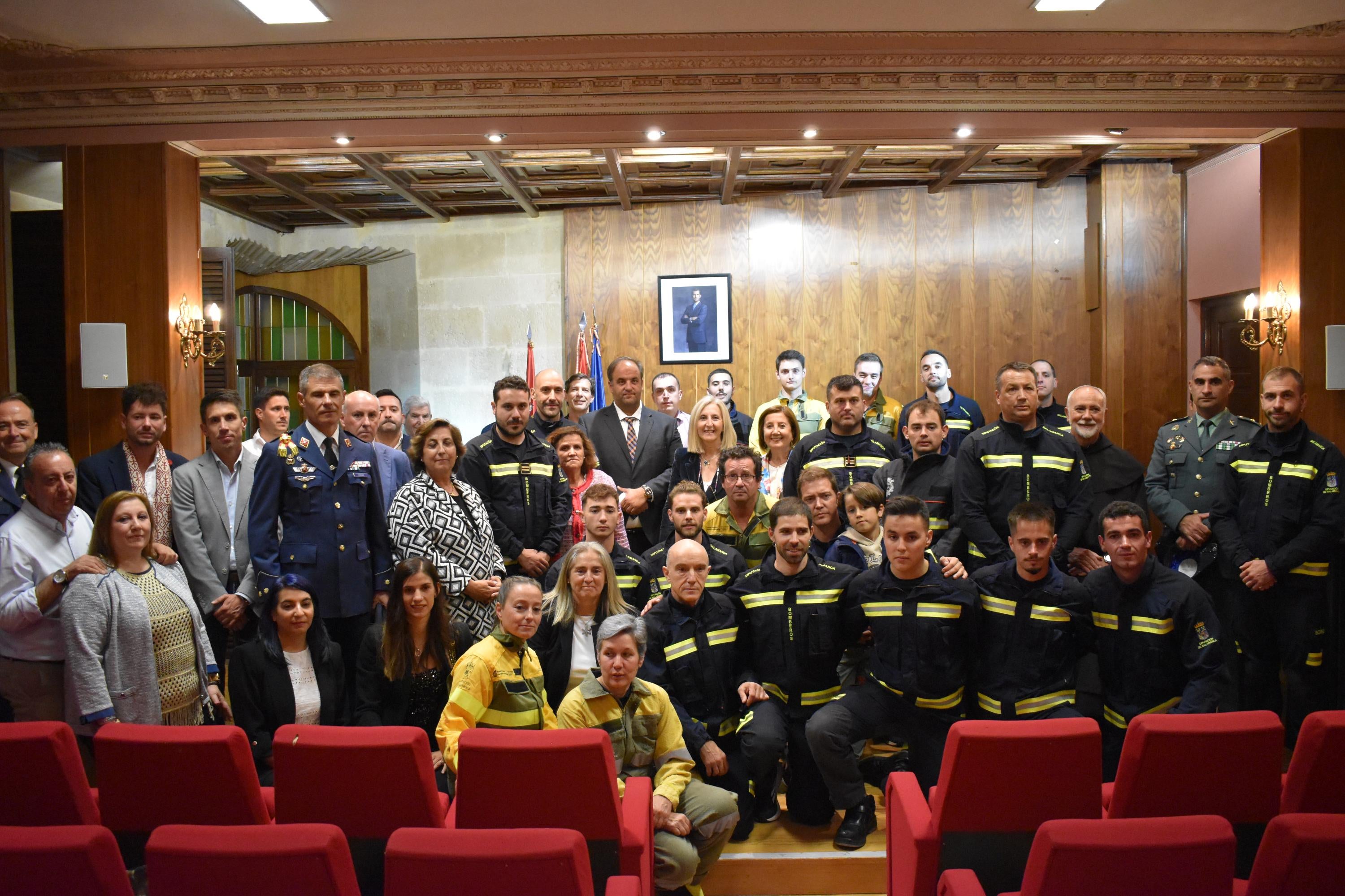 Los Bomberos de la Diputación protagonizan el pregón de las fiestas de Santa Teresa en Alba de Tormes