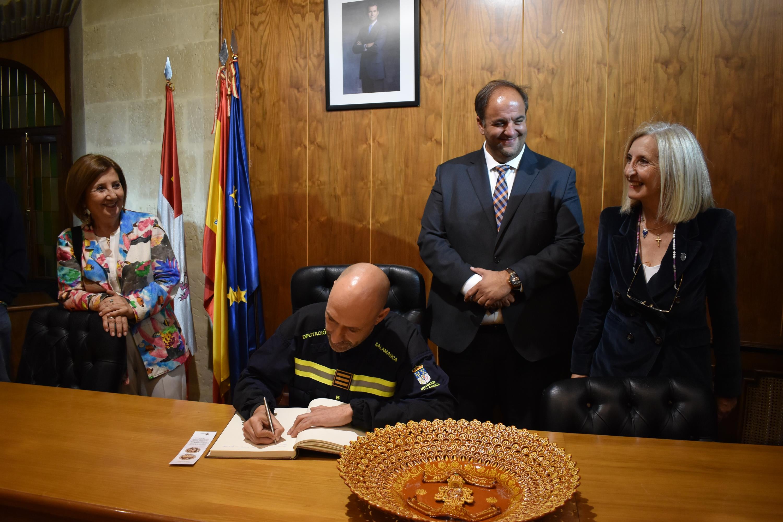 Los Bomberos de la Diputación protagonizan el pregón de las fiestas de Santa Teresa en Alba de Tormes