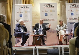 Los tres ponentes durante el Foro