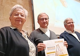 La misionera, Conchi López-Urrutia, el delegado de misiones en Salamanca, José Miguel González, y el padre agustino, Jesús Torres