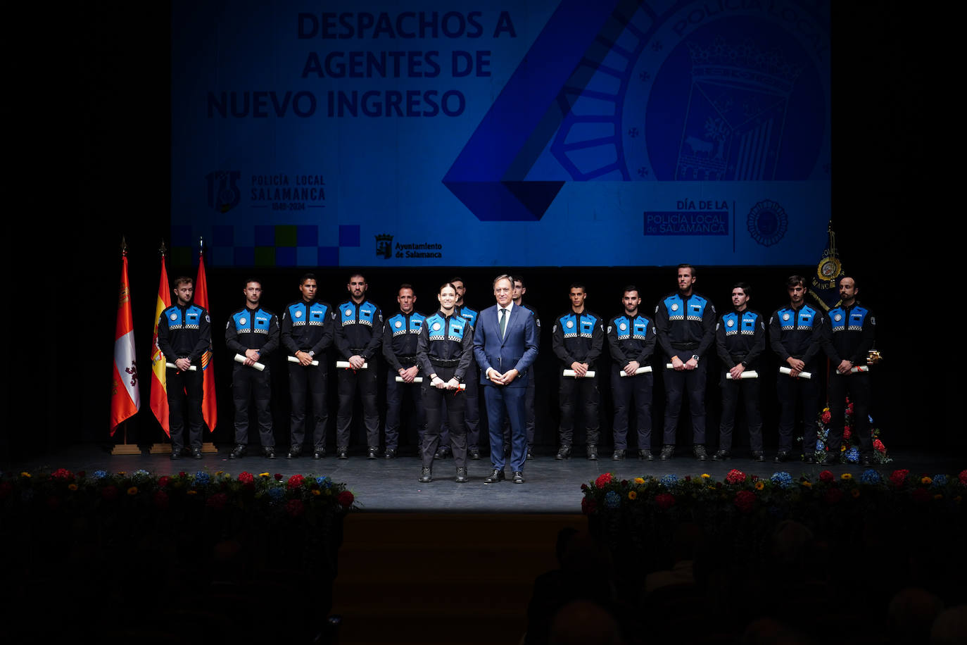 Homenaje a los que velan por la paz y el orden de la ciudad