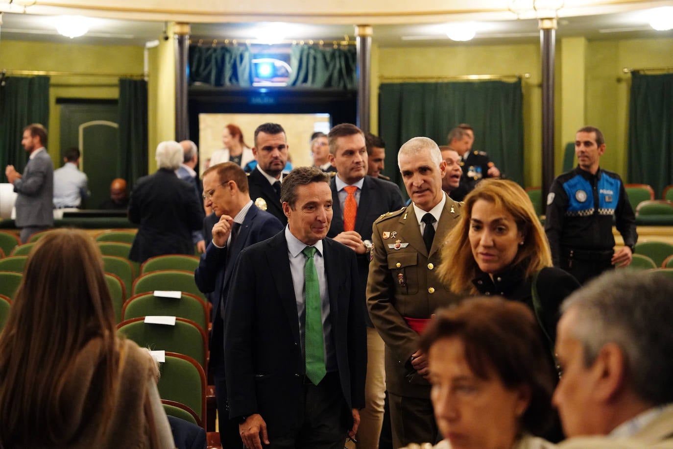 Homenaje a los que velan por la paz y el orden de la ciudad