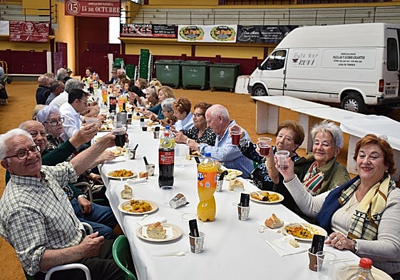 Comida de mayores en Alba de Tormes