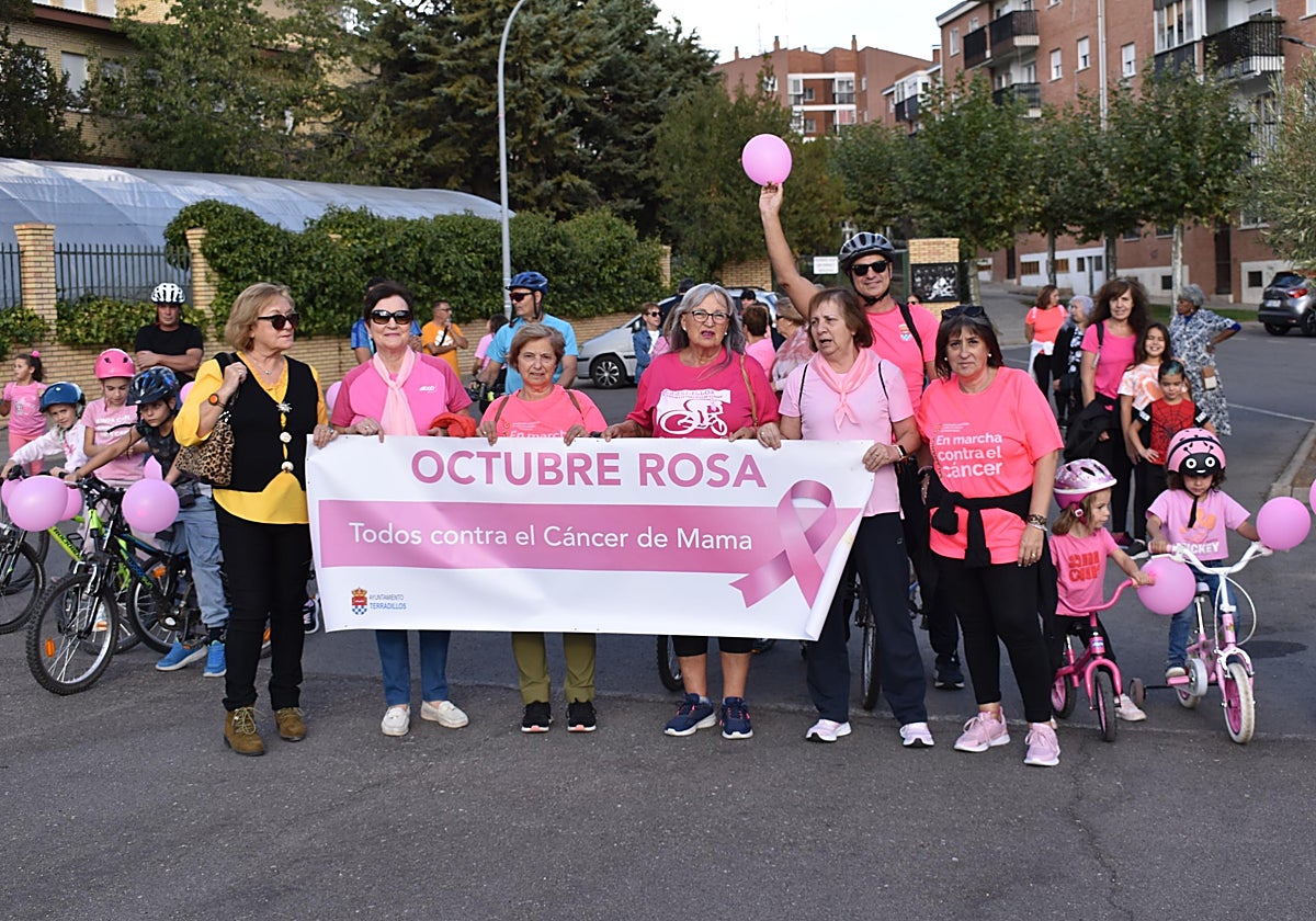Marcha rosa y pinceladas solidarias contra el cáncer de mama en El Encinar